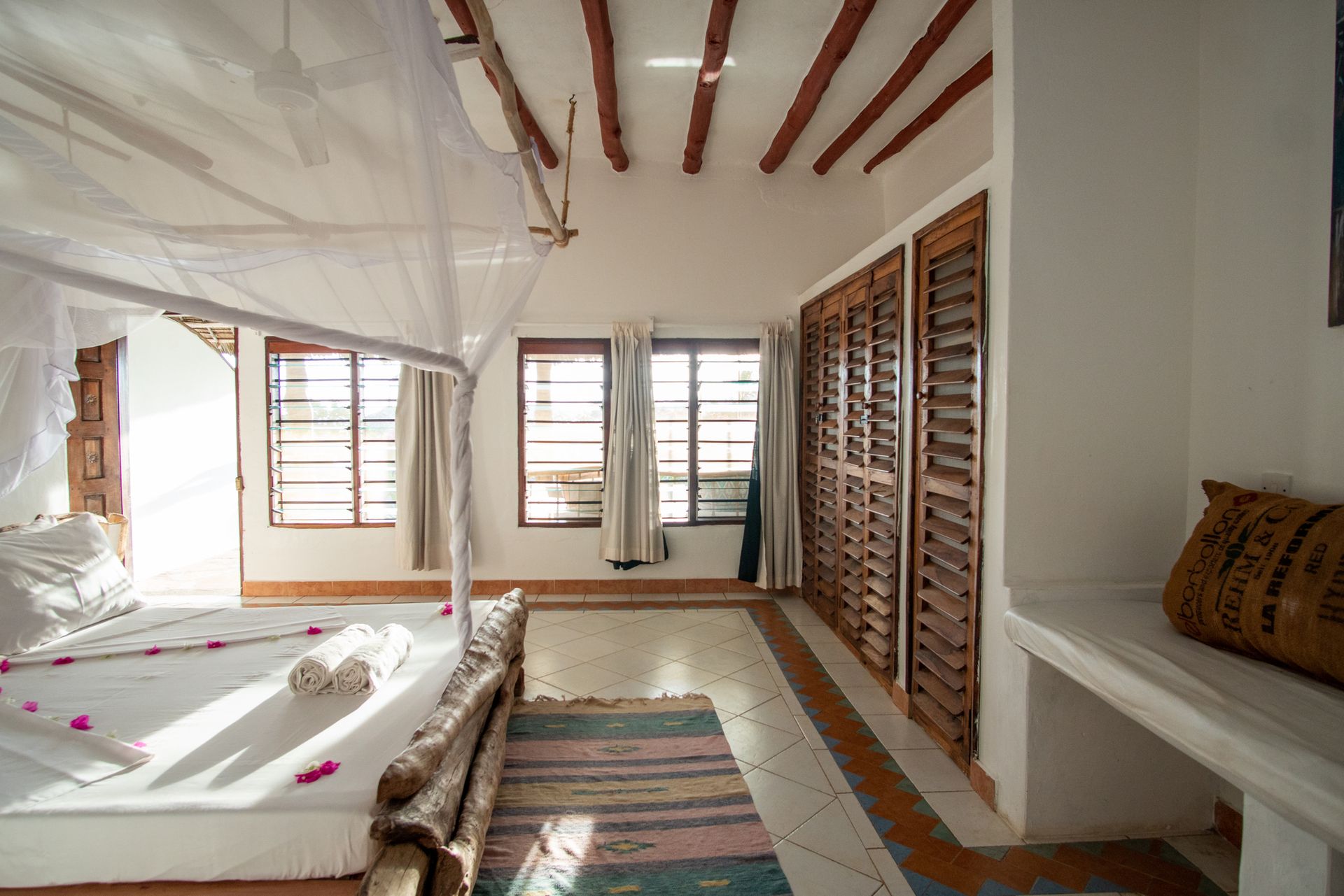 Room 2 — photo 2