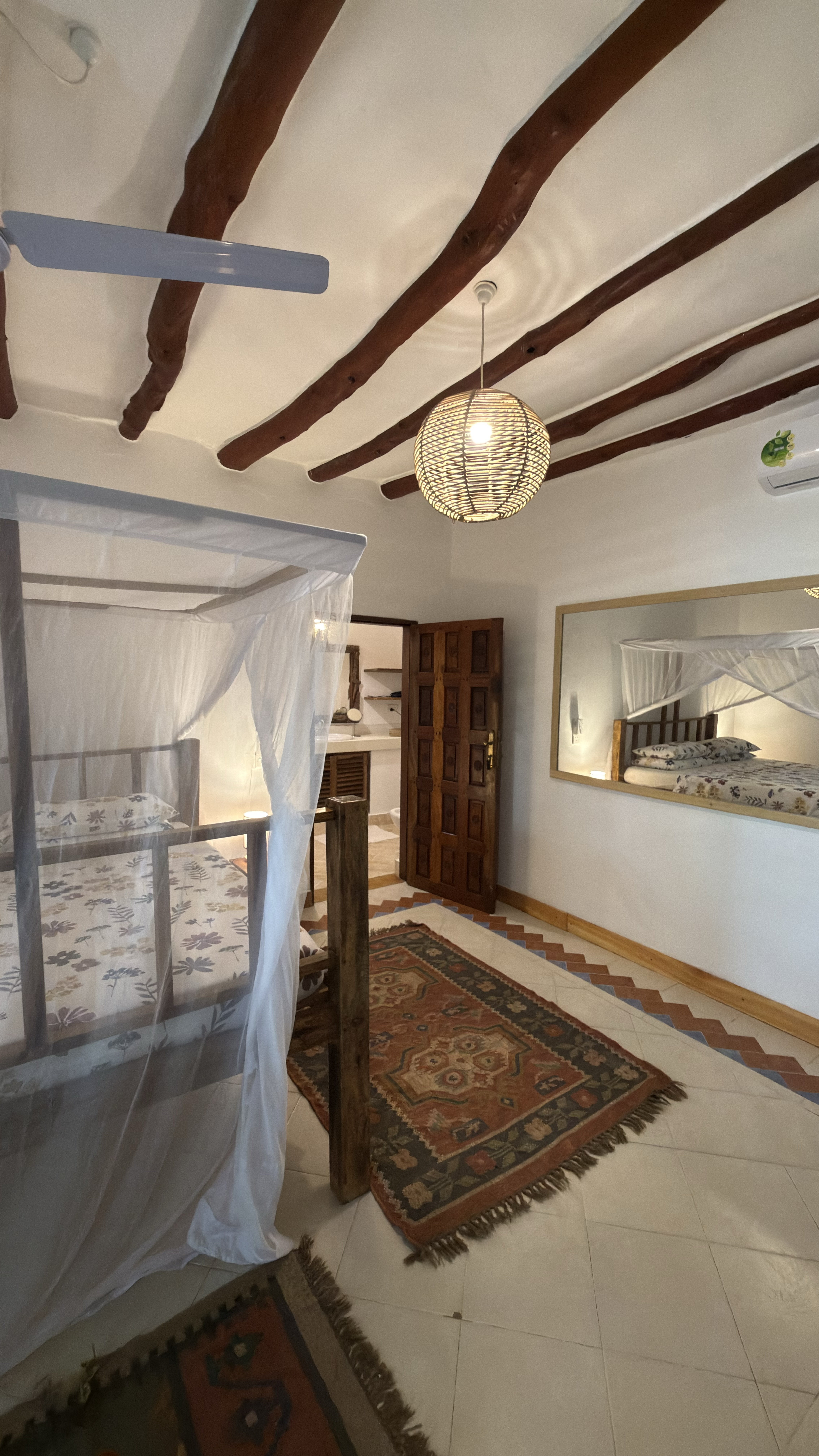 Room 1 — photo 3